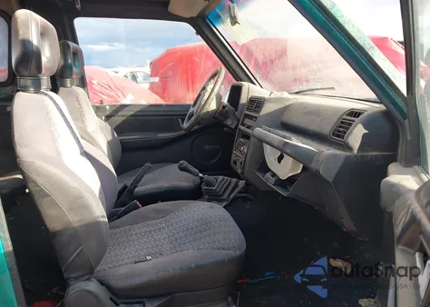 1993 Geo Tracker z USA, uszkodzony, nr VIN 2CNBJ18U5P6914129